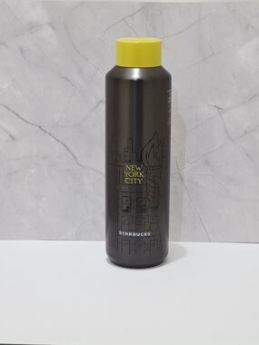 Starbucks New York City Vacuum Insulated Stainless Steel Bottle Tumbler 20 Oz